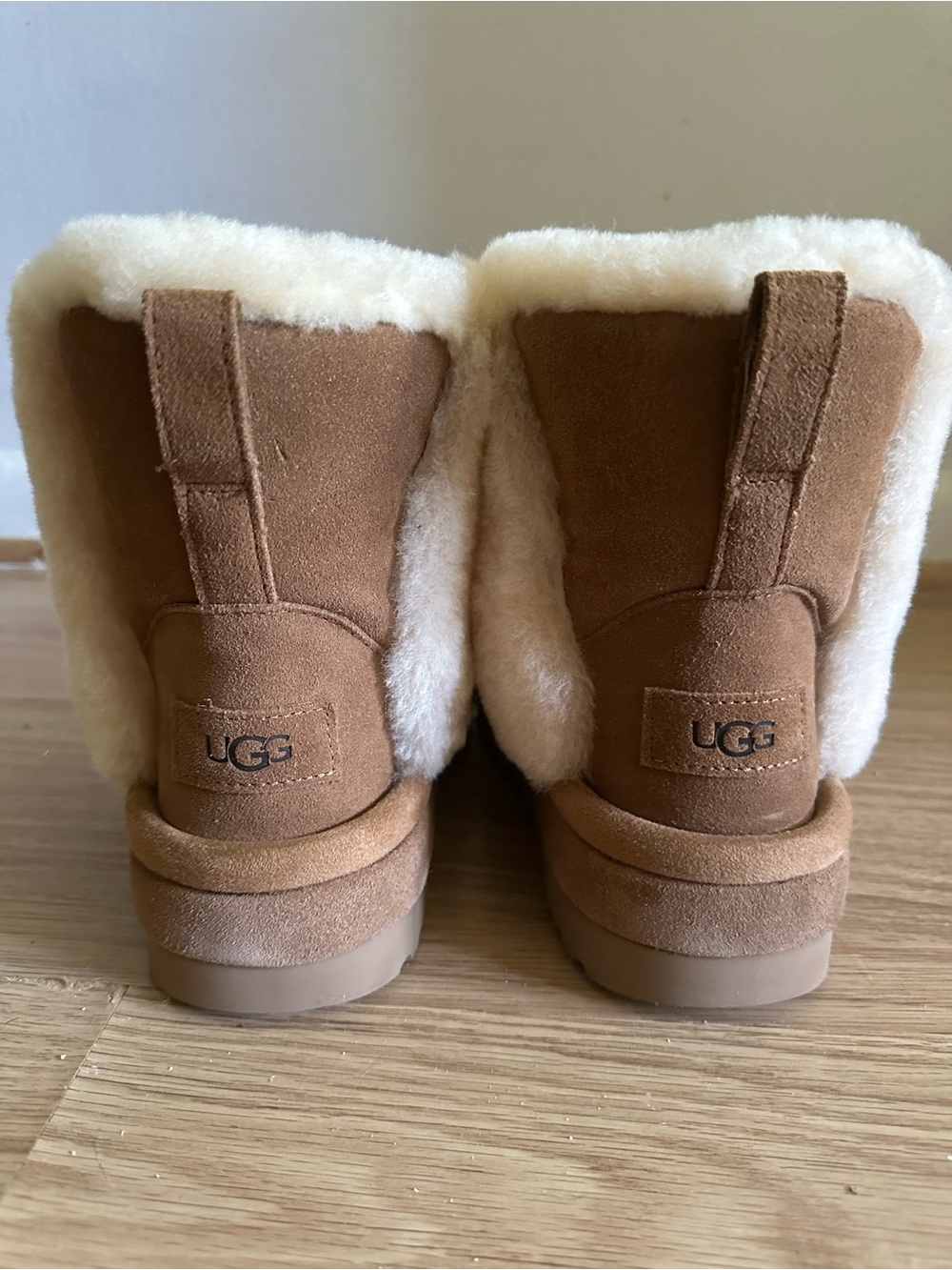 💯% Authentic UGG Platform Boots Sz 7 - Picture 6 of 14